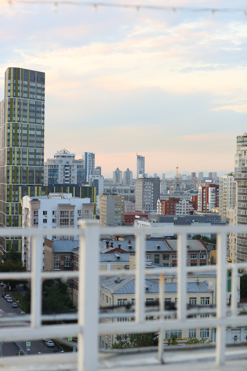 Үлкен тесіктері бар порно видео Яхтадағы үшеу